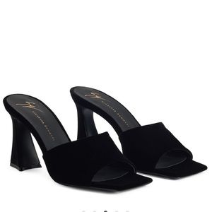 Giuseppe Zanotti Solhene Velvet-effect Black synthetic fabric covered heel